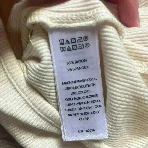 Sincerely Jules Cream Long Sleeve Ribbed Crop Top with Boning Size M - Picture 4 of 6